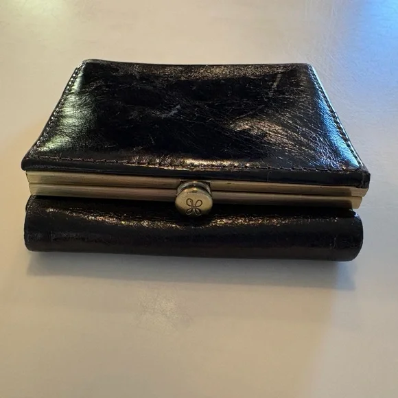 HOBO Gari Women’s Black Leather Trifold Wallet with Kiss Lock - Picture 1 of 9